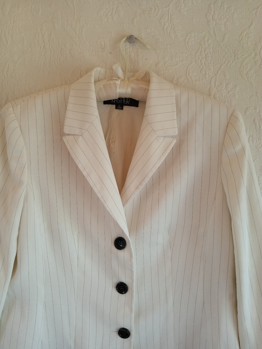 Kasper White Pinstripe Blazer with Dark Buttons Femme Summer Business Work Wear - Picture 2 of 15